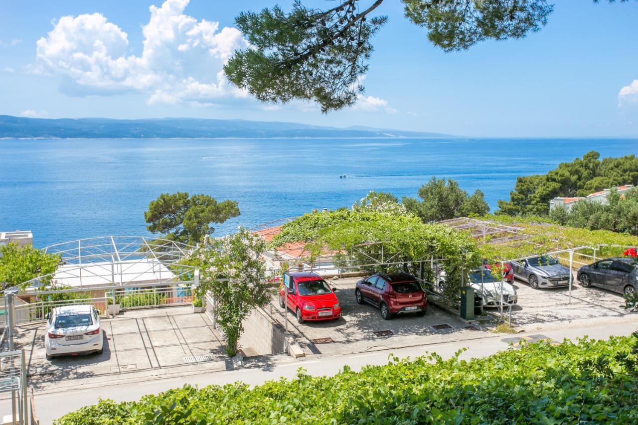 Apartments By The Sea Brela, Makarska - 18356 エクステリア 写真