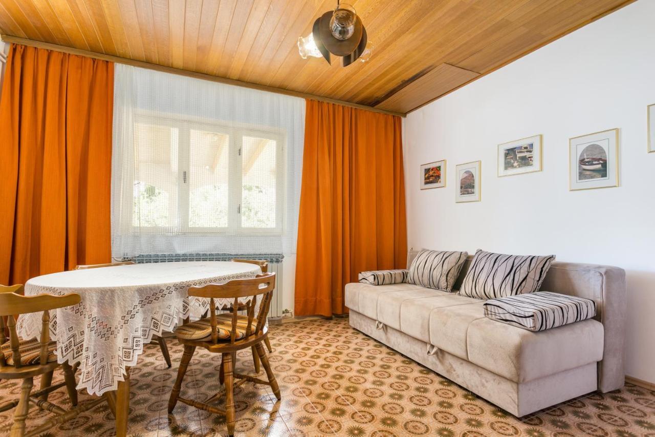 Apartments By The Sea Brela, Makarska - 18356 エクステリア 写真