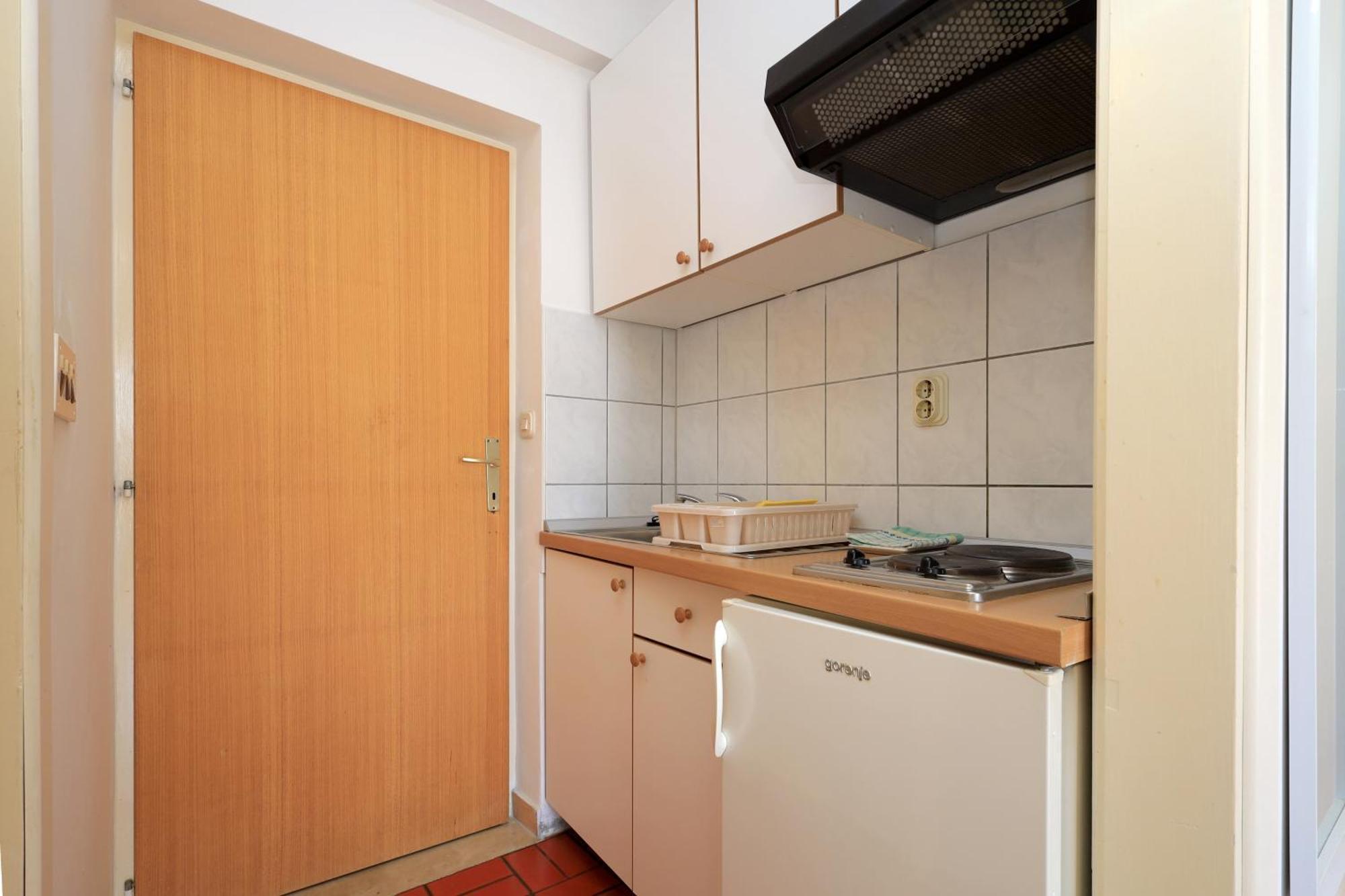 Apartments By The Sea Brela, Makarska - 18356 エクステリア 写真