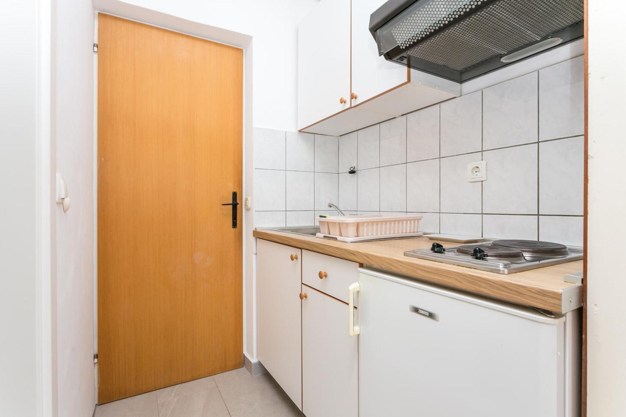Apartments By The Sea Brela, Makarska - 18356 エクステリア 写真