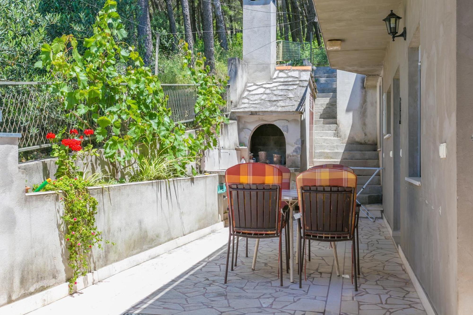 Apartments By The Sea Brela, Makarska - 18356 エクステリア 写真