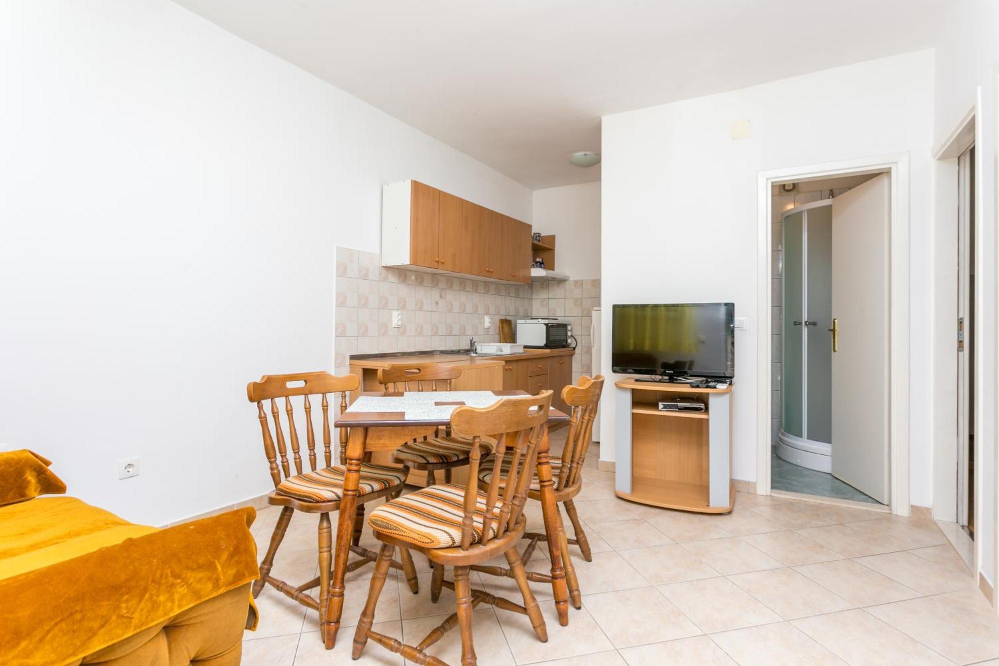 Apartments By The Sea Brela, Makarska - 18356 部屋 写真