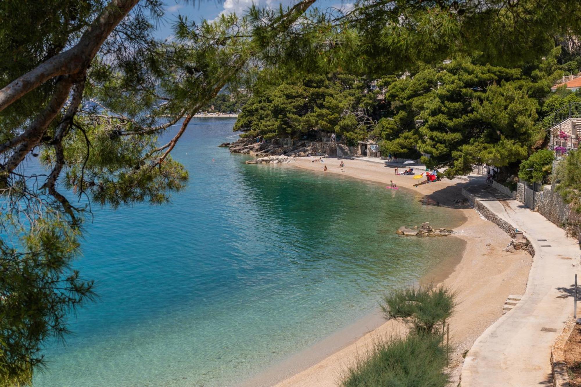 Apartments By The Sea Brela, Makarska - 18356 エクステリア 写真